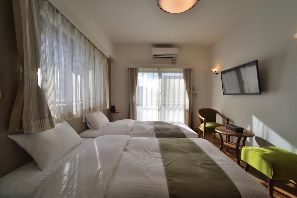 Cosmos Omoromachi Station Aparthotel Naha Kültér fotó