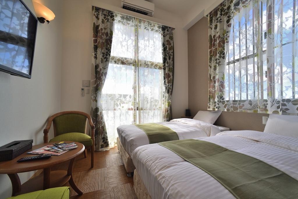 Cosmos Omoromachi Station Aparthotel Naha Kültér fotó